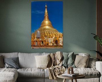 Die Shwedagon Pagode in Rangoon Myanmar von Roland Brack