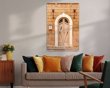 Statige sierlijke licht houten Italiaanse deur van Dafne Vos
