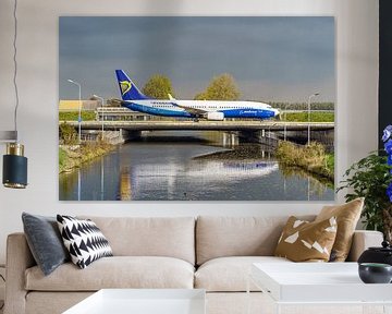 Ryanair Boeing 737-800 in Dreamliner (revised) livery. van Jaap van den Berg