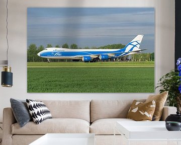 AirBridgeCargo Boeing 747-8 op taxibaan Victor.