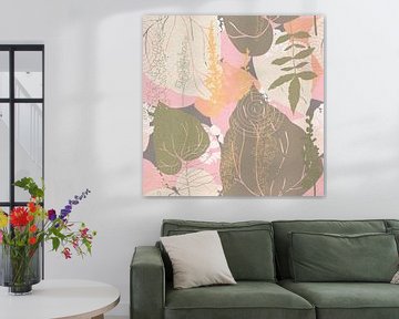 Fleurs dans un style rétro. Art botanique abstrait moderne en rose, brun, beige et vert. sur Dina Dankers