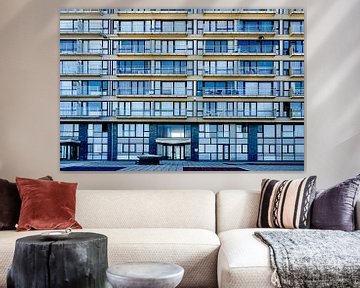 Immeuble d'appartements rythmé par la verrerie à Ostende en Belgique sur george vogelaar