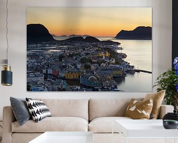 Alesund bij zonsondergang van Anja B. Schäfer