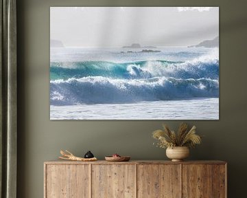 Brekende golven op het strand van Carmel-by -the -Sea in Californië van Anouschka Hendriks
