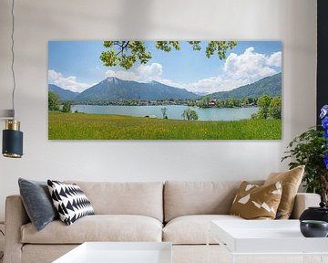 paysage du printemps lac Tegernsee, vue sur Rottach-Egern sur SusaZoom