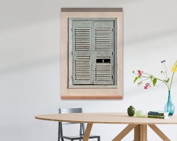 Picture of shutter in pastel colours in soft light