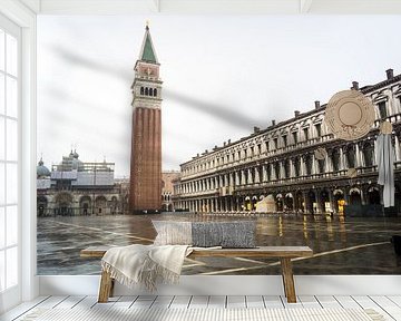 Piazza San Marco in Venetië van Michel van Kooten