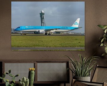 KLM Cityhopper Embraer E195-E2 (PH-NXH). van Jaap van den Berg