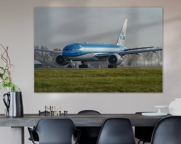 Décollage du Boeing 777-200 de KLM (PH-BQP) du Polderbaan. sur Jaap van den Berg