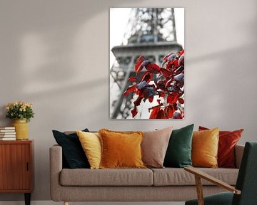 Feuilles rouges Tour Eiffel sur Dennis van de Water
