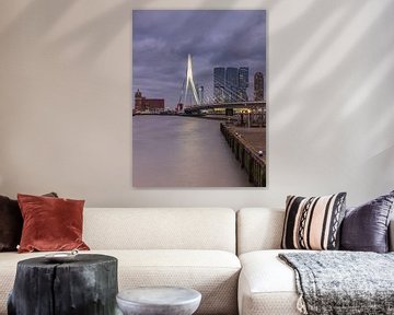 Erasmusbrug, Rotterdam met mooie wolkenlucht van Meindert Marinus