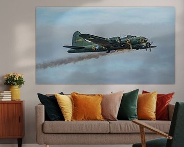 Rokende Boeing B-17G Flying Fortress 