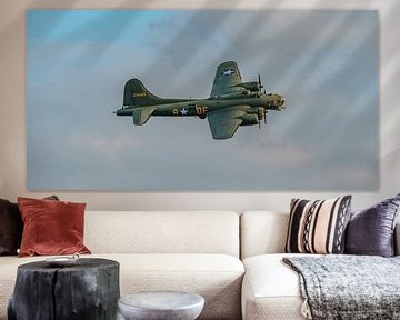 Flyby Boeing B-17G Flying Fortress "Memphis Belle". van Jaap van den Berg