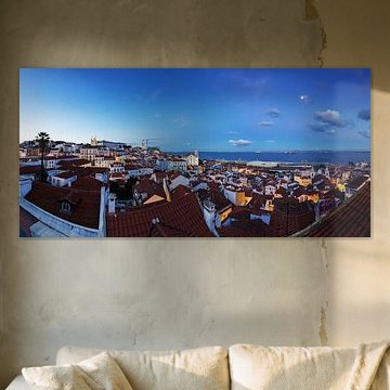 Lissabon - Alfama (Panorama op het blauwe uur)