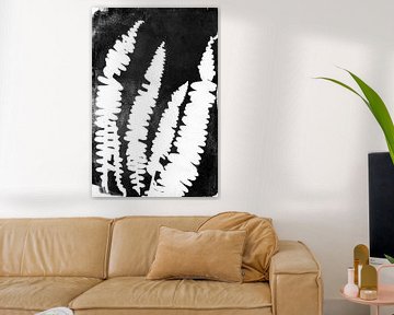 Witte varens in retrostijl. Moderne botanische minimalistische kunst in zwart en wit. van Dina Dankers