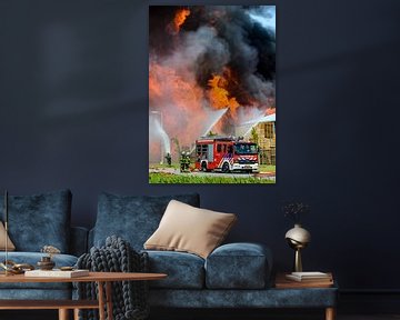 Véhicule de pompiers devant un incendie dans une zone industrielle sur Sjoerd van der Wal Photographie