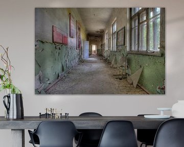 Verlaten school in Tsjernobyl van Esther de Wit