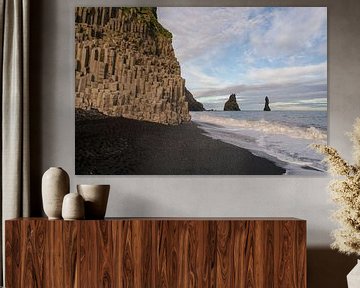 La plage noire de Reynisfjara en Islande sur Tim Vlielander