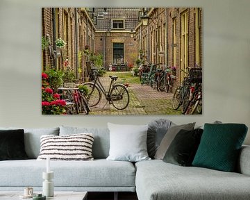 Een engeltje in de Moutstraat in Utrecht by John Kreukniet