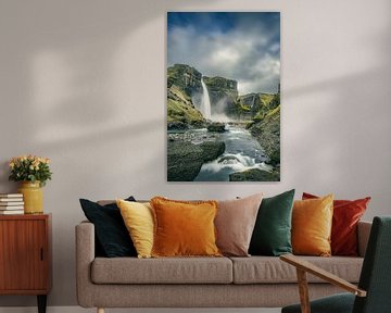 Vue sur la chute d'eau Haifoss depuis la rivière Fossa en Islande. sur Sjoerd van der Wal Photographie