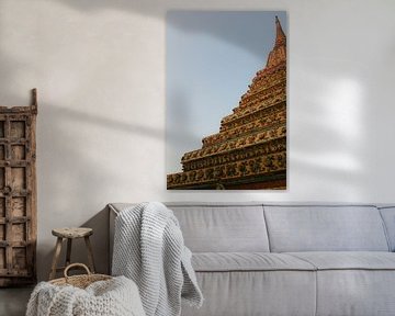 Einzigartige Aussicht auf eine Buddha-Stupa gegen den klaren Himmel. 2 von kall3bu