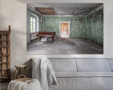 Verlaten piano in het Verloren Huis van Gentleman of Decay