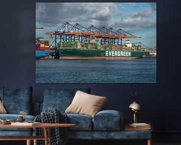 Containerschip Ever Gifted van Evergreen. van Jaap van den Berg