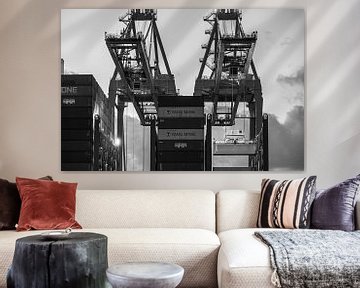 Container terminal 8 by Nuance Beeld