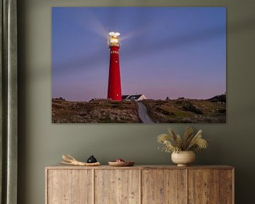 Leuchtturm auf der Insel Schiermonnikoog in den Dünen bei Sonnenuntergang von Sjoerd van der Wal