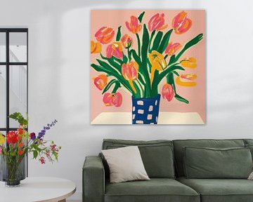 Vrolijke vaas met tulpen in pastelkleuren van Studio Allee
