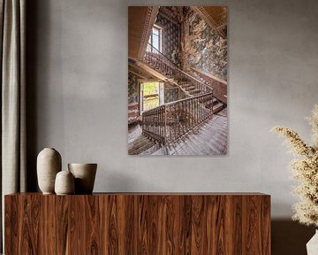 Lost Place - Treppenaufgang in einer italienischen Villa von Gentleman of Decay