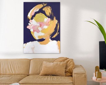 Portrait abstrait dans les tons de jaune et de rose sur Carla Van Iersel