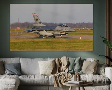 Royal Air Force F-16 Fighting Falcon (J-008).