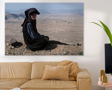 Bedoeïene vrouw in Jordanië van Gonnie van de Schans