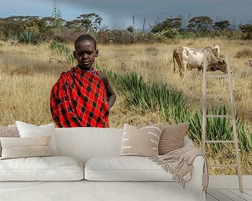 Masai meisje hoedt het vee van Gonnie van de Schans