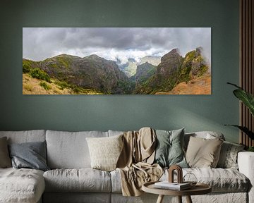 Berge auf der Insel Madeira am Pico do Ariei von Sjoerd van der Wal Fotografie