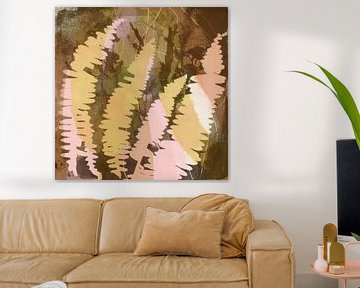 Abstracte botanische kunst in retrostijl en pastelkleuren. Varensbladeren in bruin en roze van Dina Dankers