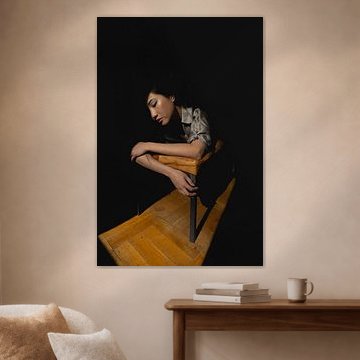 Asiatische Frau im Sonnenlicht