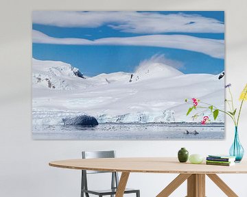 Paysage de montagne en Antarctique ; sur Hillebrand Breuker