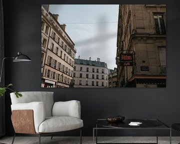 Beautiful Parisian street with apartments and Café Les Fistons van Manon Visser