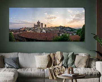 Uitzicht over Bérgamo, Italië van Luc van der Krabben