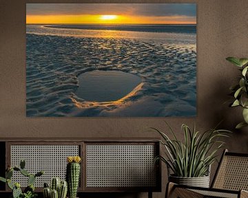 Zonsondergang op het strand aan het eind van de dag van Sjoerd van der Wal Fotografie