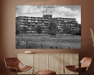 De sterflats in Simpelveld in zwart-wit von John Kreukniet