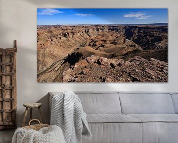 De Fish River Canyon in Namibië van Roland Brack