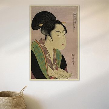 Japanische Kunst Ukiyo-e. Retro-Holzschnitt einer jungen Frau im Kimono von Dina Dankers