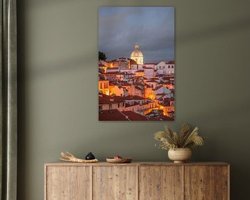 Lisbonne de nuit avec son beau décor urbain et ses bâtiments historiques sur Leo Schindzielorz