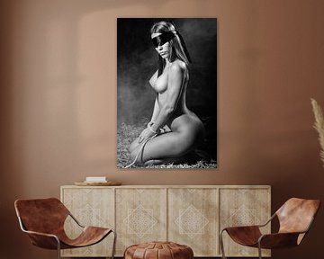 Hele mooie naakte vrouw vastgebonden in touw bondage zwart wit fotografie van Photostudioholland