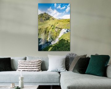 Skogafoss waterval in IJsland op een zomerse dag van bovenaf gezien