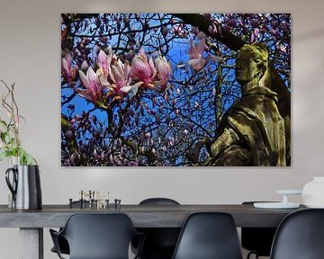Magnolia standbeeld
