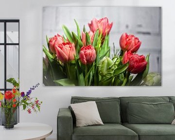 Rode en witte tulpenbloemen van Petra Dreiling-Schewe